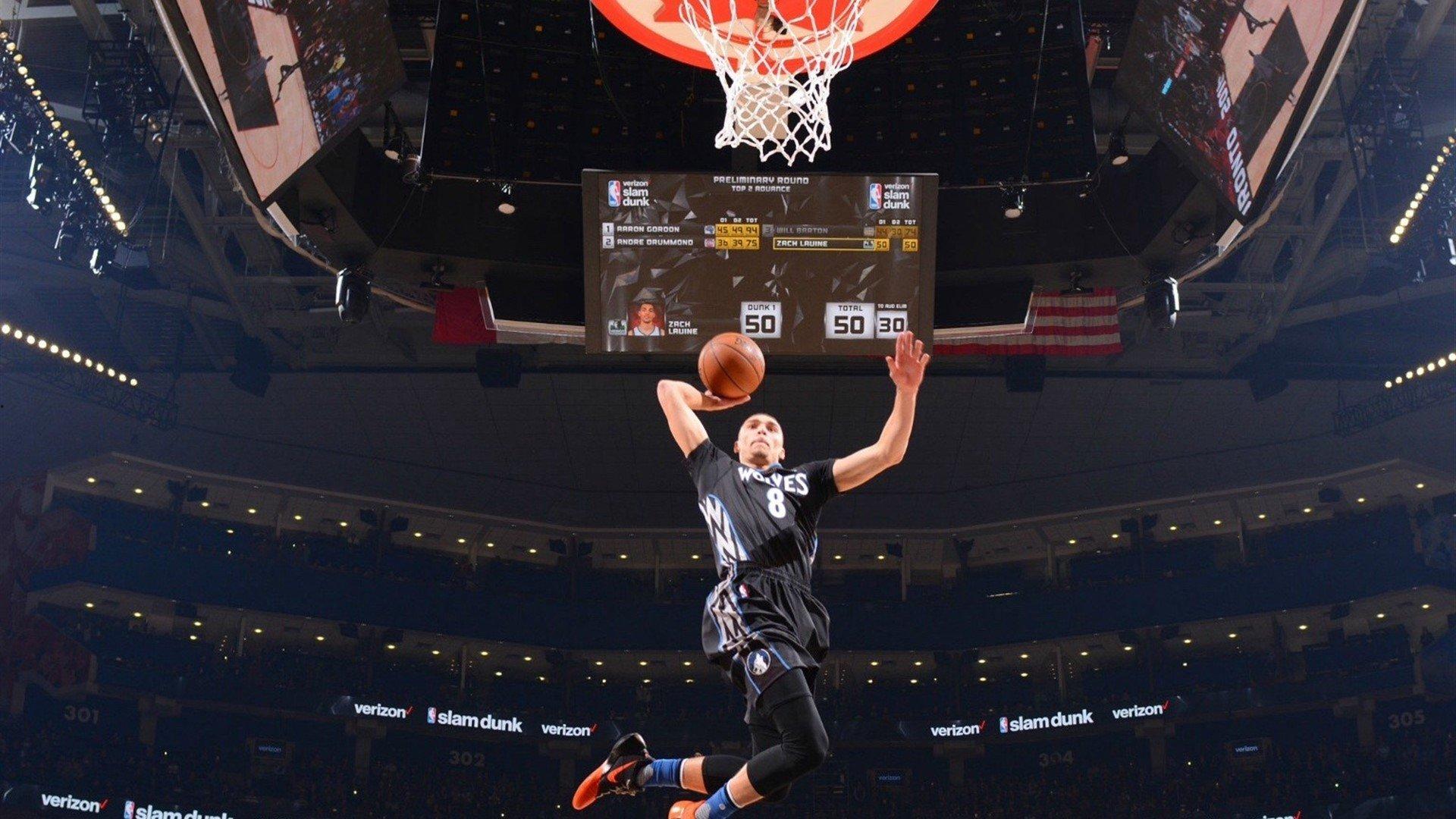 霍姆斯与帕纳辛纳科斯达成1+1合约协议，NBA跳出条款成焦点