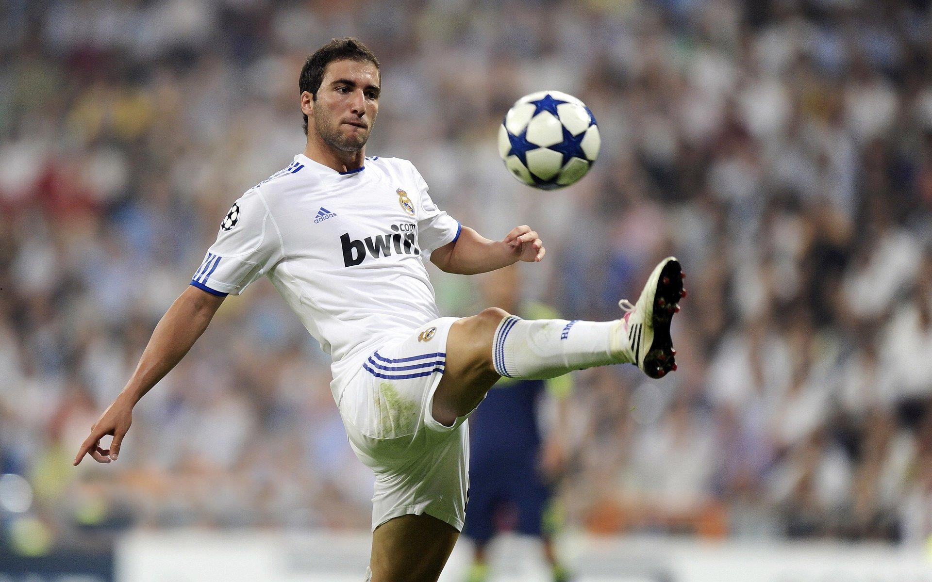 孔蒂掌舵引发质变,曼纳坦言那不勒斯已成意甲争冠不安因素