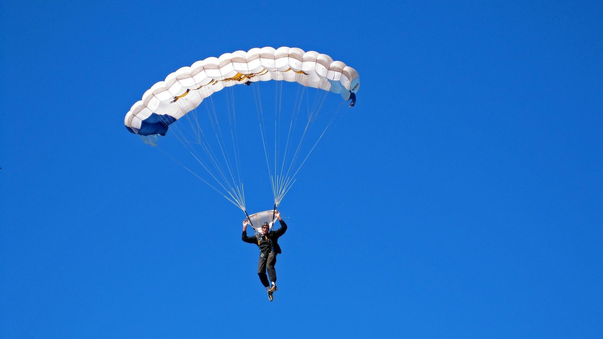 传奇加冕！S6全球总决赛专属皮肤原画正式发布，功勋教练Kkoma同获荣耀印记